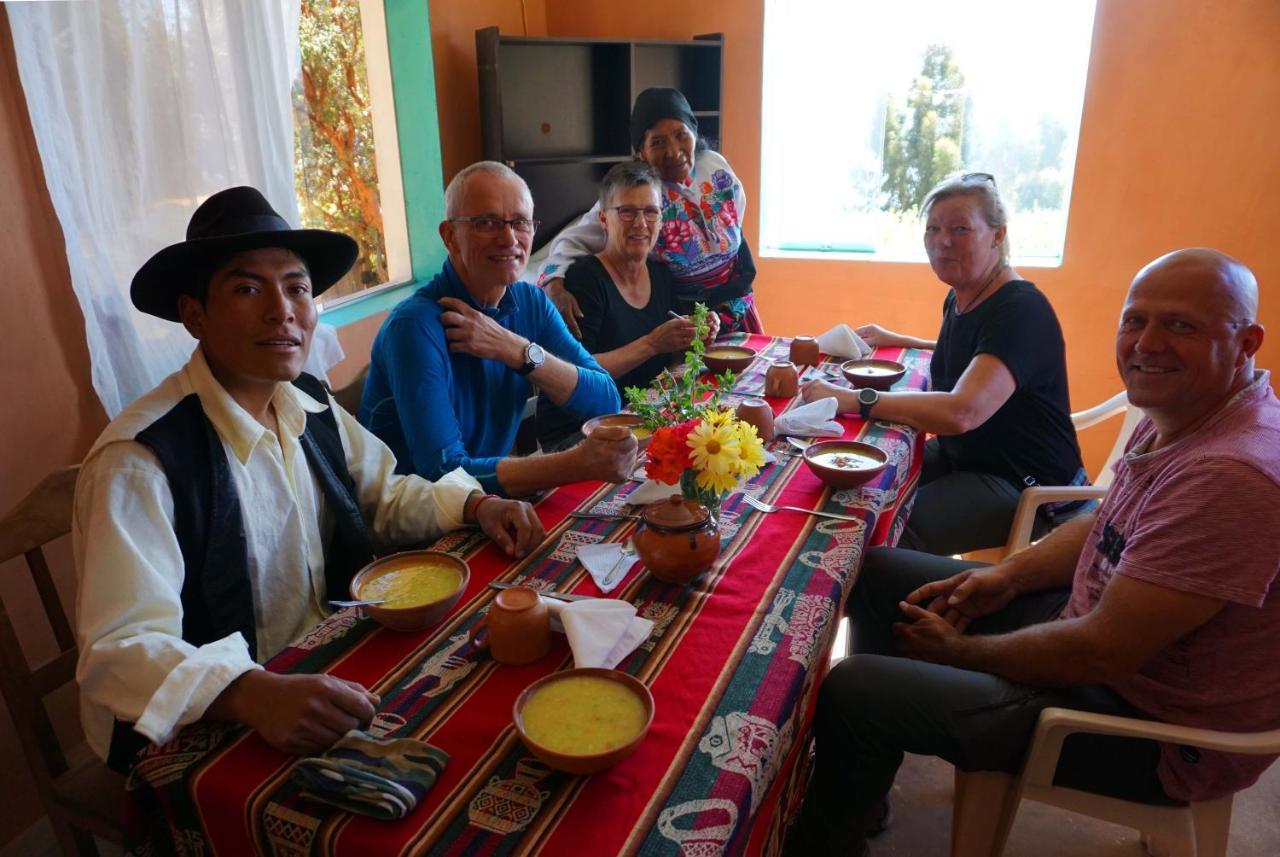Tikawasi Homestay Comunidad Pueblo Isla Amantani Jose Luis Ocosuyo المظهر الخارجي الصورة