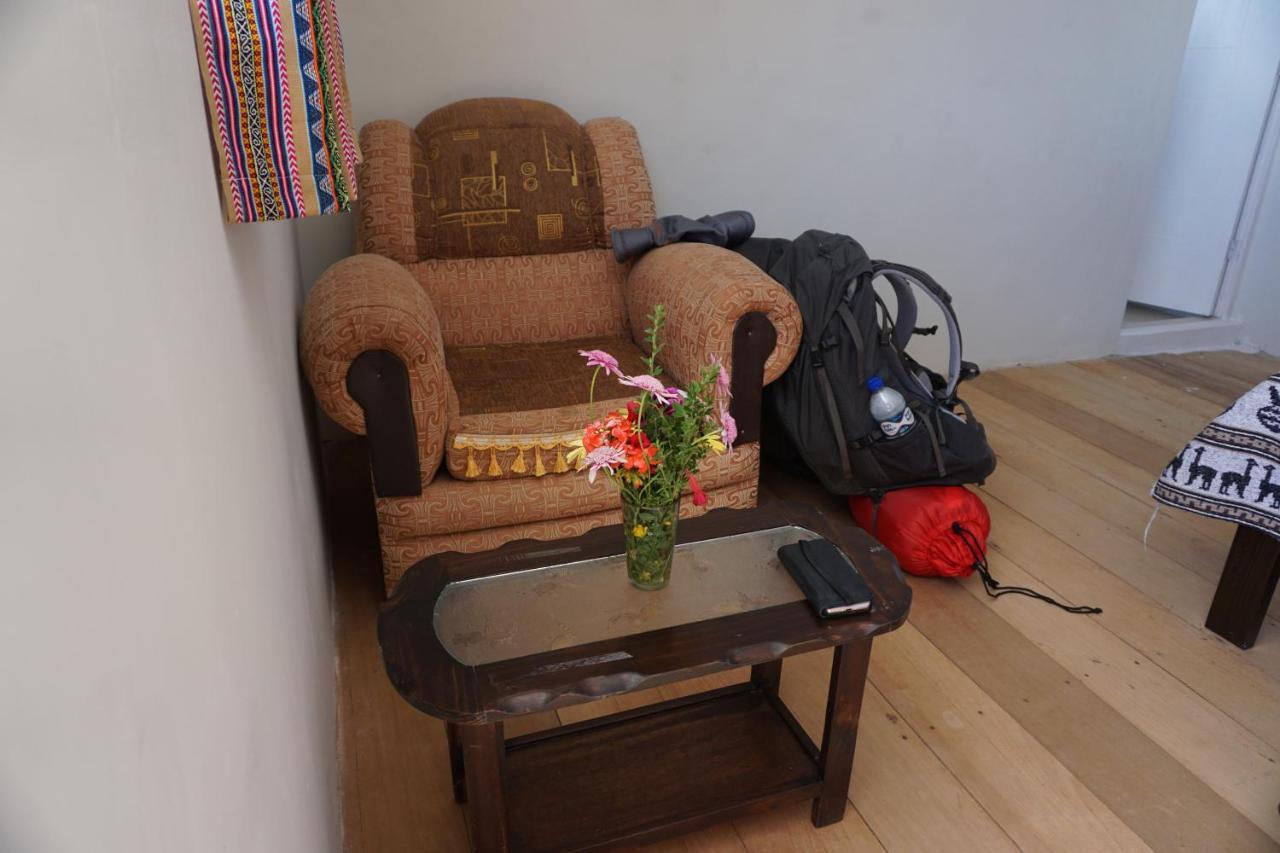Tikawasi Homestay Comunidad Pueblo Isla Amantani Jose Luis Ocosuyo المظهر الخارجي الصورة