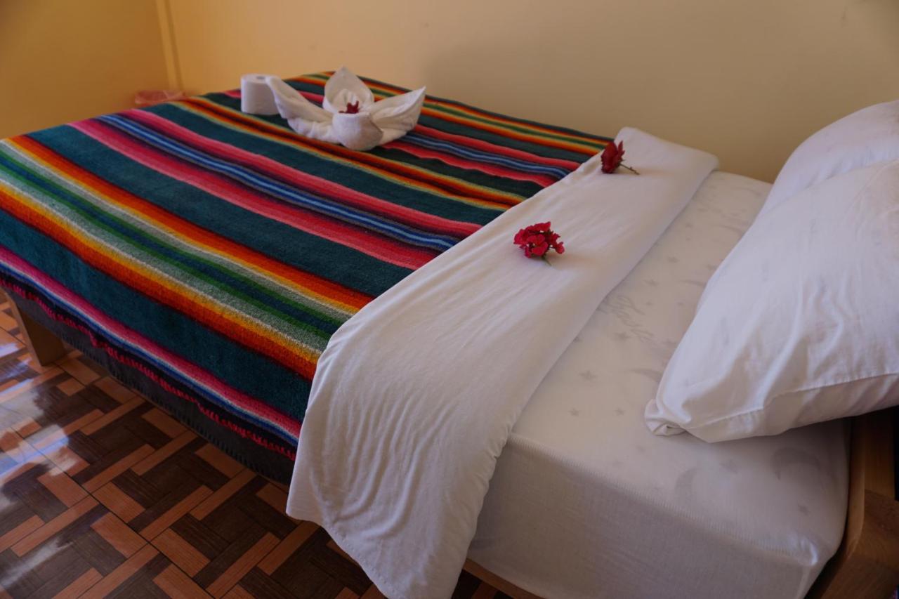 Tikawasi Homestay Comunidad Pueblo Isla Amantani Jose Luis Ocosuyo المظهر الخارجي الصورة