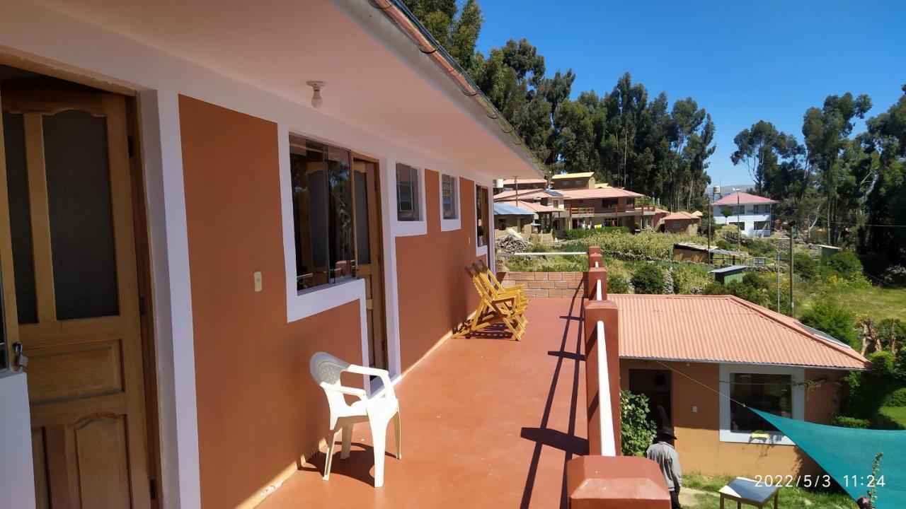 Tikawasi Homestay Comunidad Pueblo Isla Amantani Jose Luis Ocosuyo المظهر الخارجي الصورة