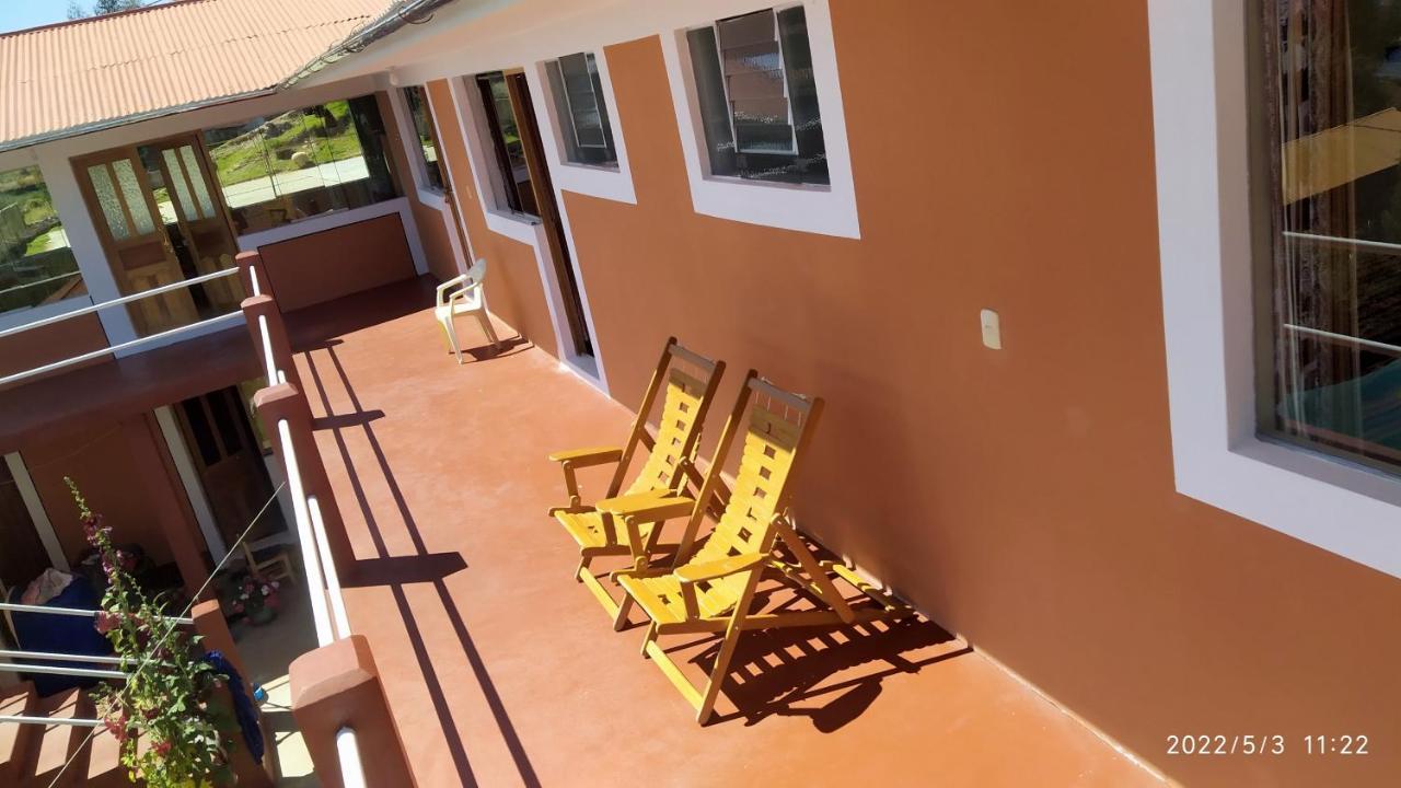 Tikawasi Homestay Comunidad Pueblo Isla Amantani Jose Luis Ocosuyo المظهر الخارجي الصورة